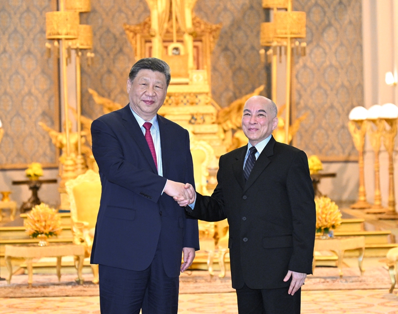 习近平会见柬埔寨国王西哈莫尼(图1)